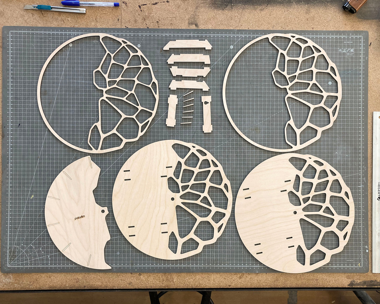 "KLETKA 3.0" Wall Clock DIGITAL DESIGN for Laser Cutting