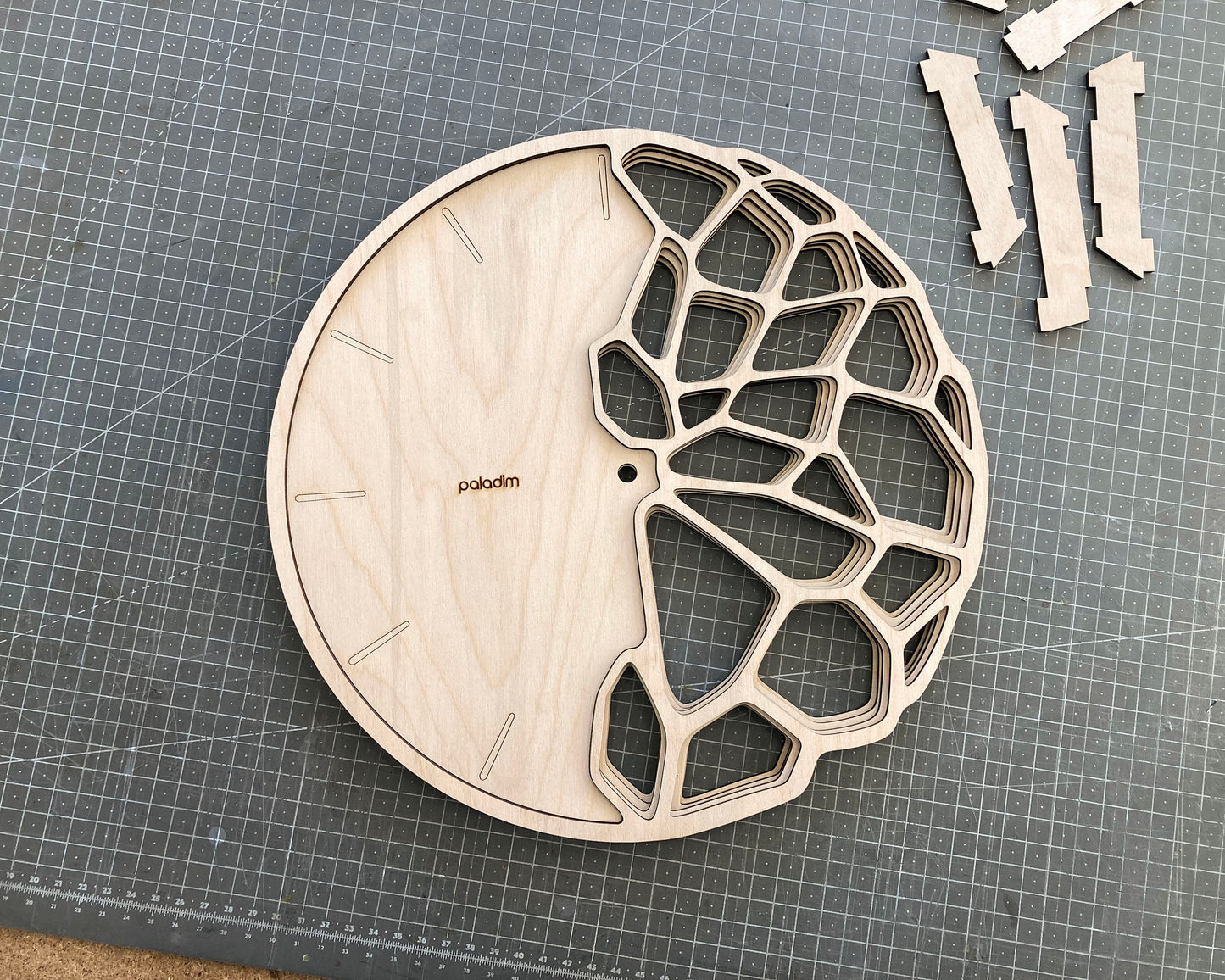 "KLETKA 3.0" Wall Clock DIGITAL DESIGN for Laser Cutting