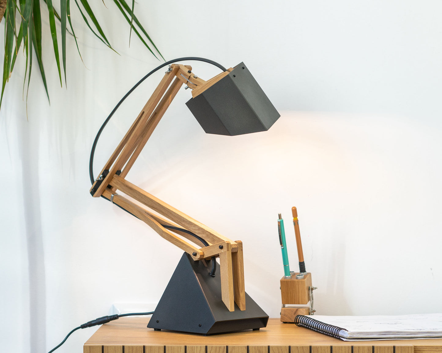 Настолна лампа MASHINA 2.0