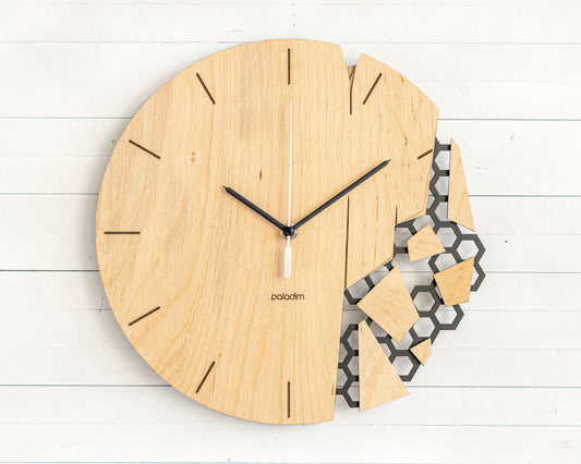 VREME Lite wall clock, plywood
