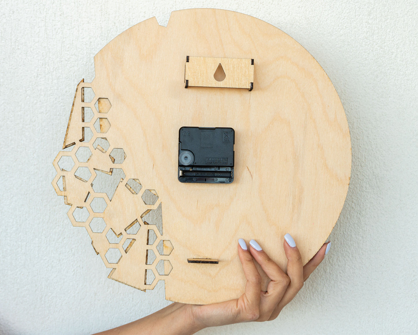 VREME Lite wall clock, plywood
