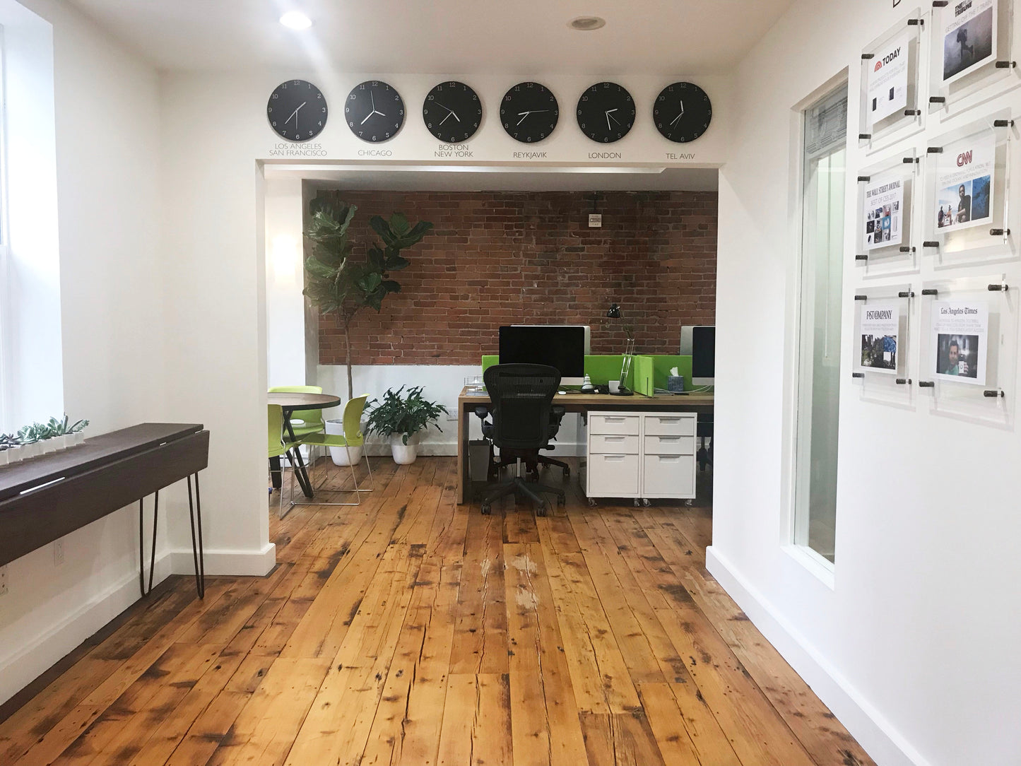 Стенен часовник ОВАЛ-2