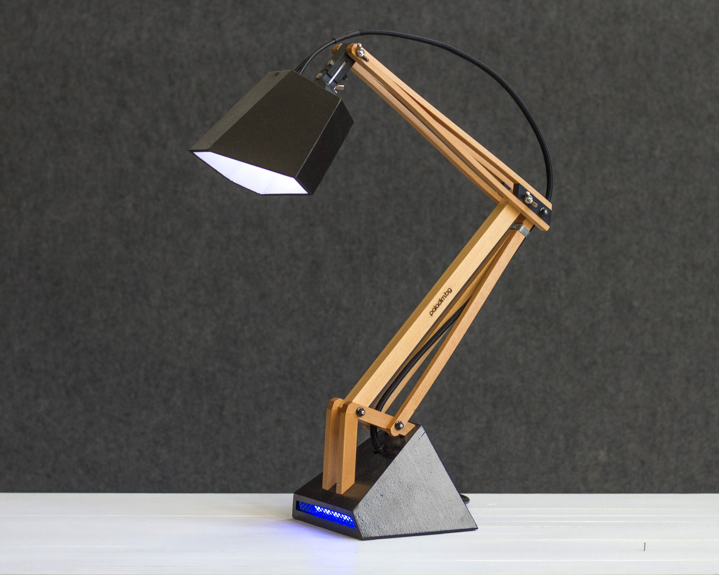 MASHINA 2.0 desk lamp