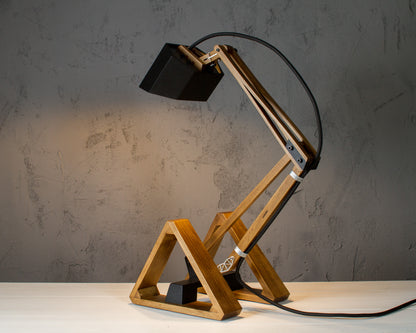 TANK 2 articulated desk lamp