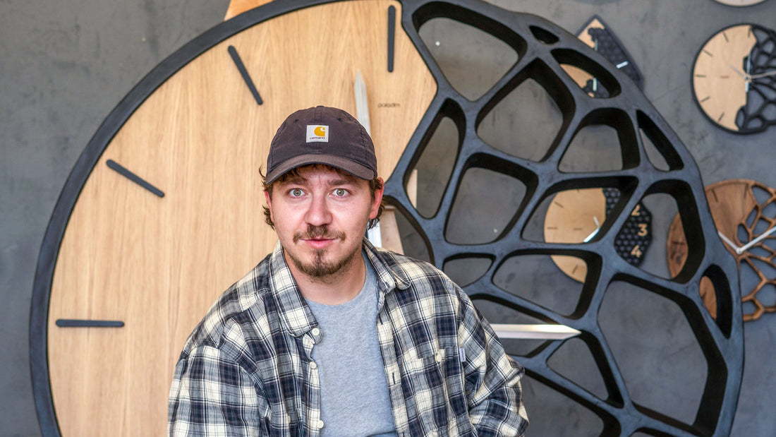 The Human-Sized Clock "Giga Kletka"