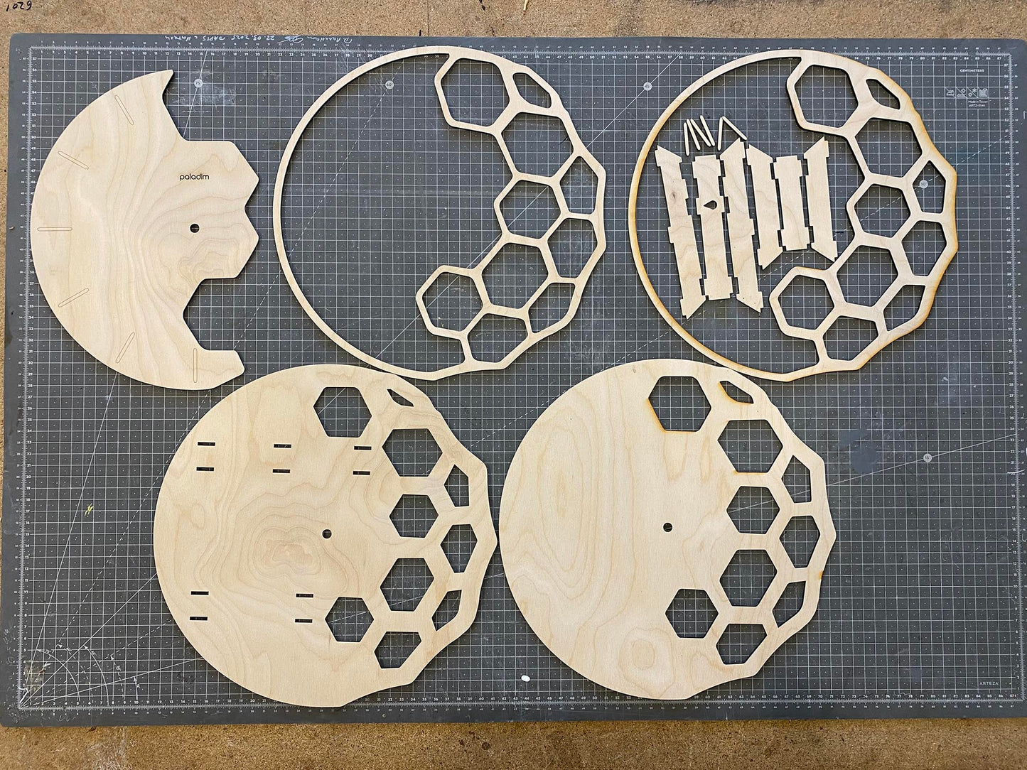 "KLETKA 4.0" Wall Clock DIGITAL DESIGN for Laser Cutting