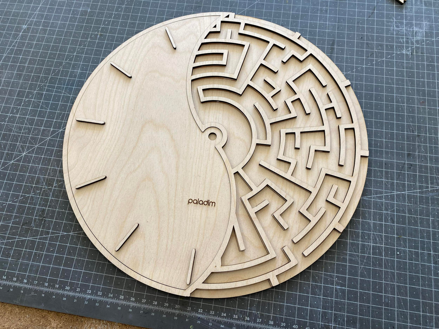 "IZHOD" Wall Clock DIGITAL DESIGN for Laser Cutting