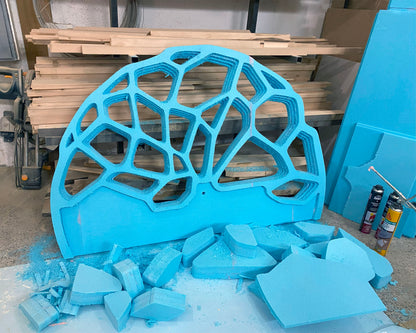 GIGA KLETKA human-sized clock