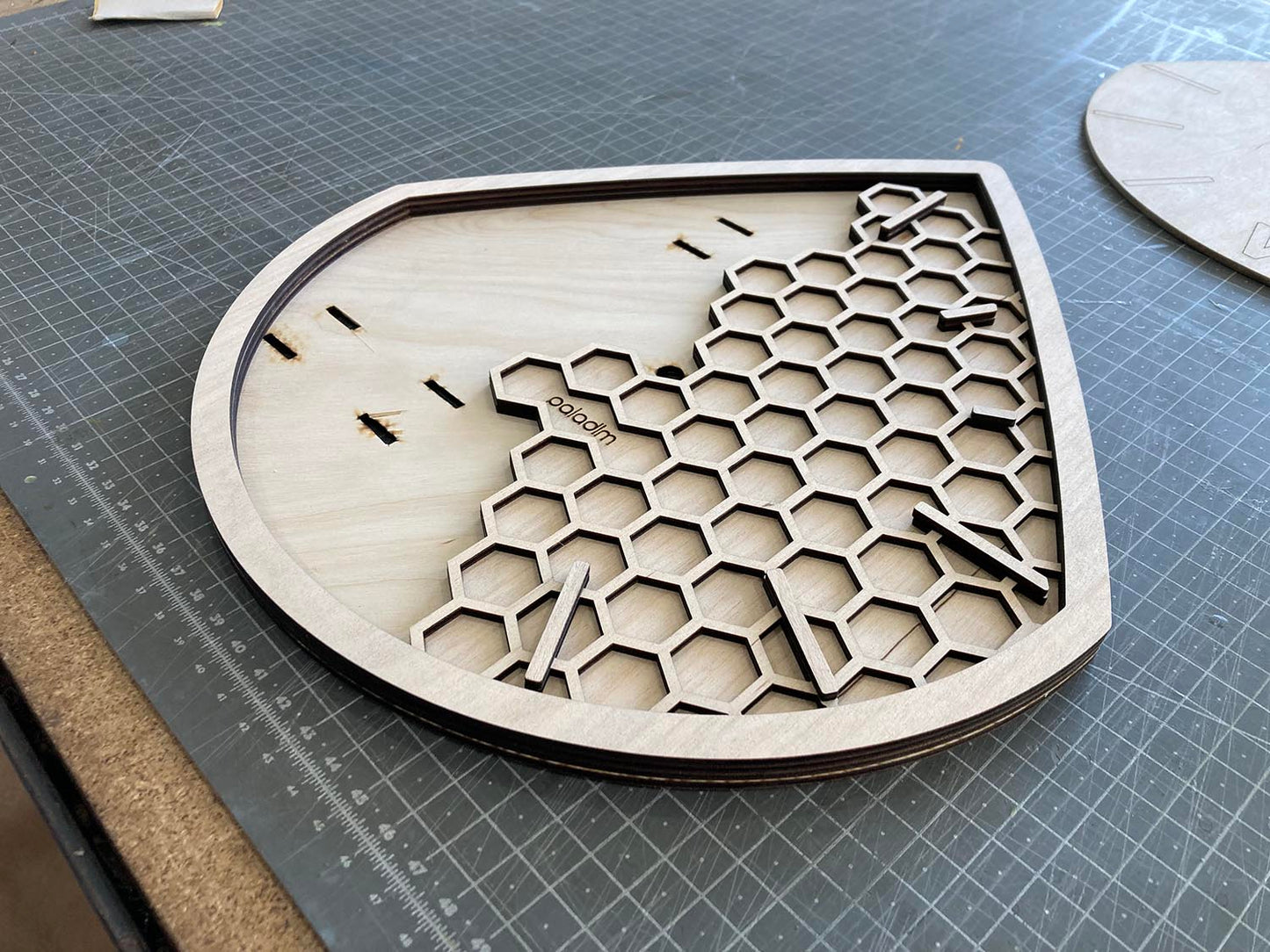 "KAPKA" Wall Clock DIGITAL DESIGN for Laser Cutting