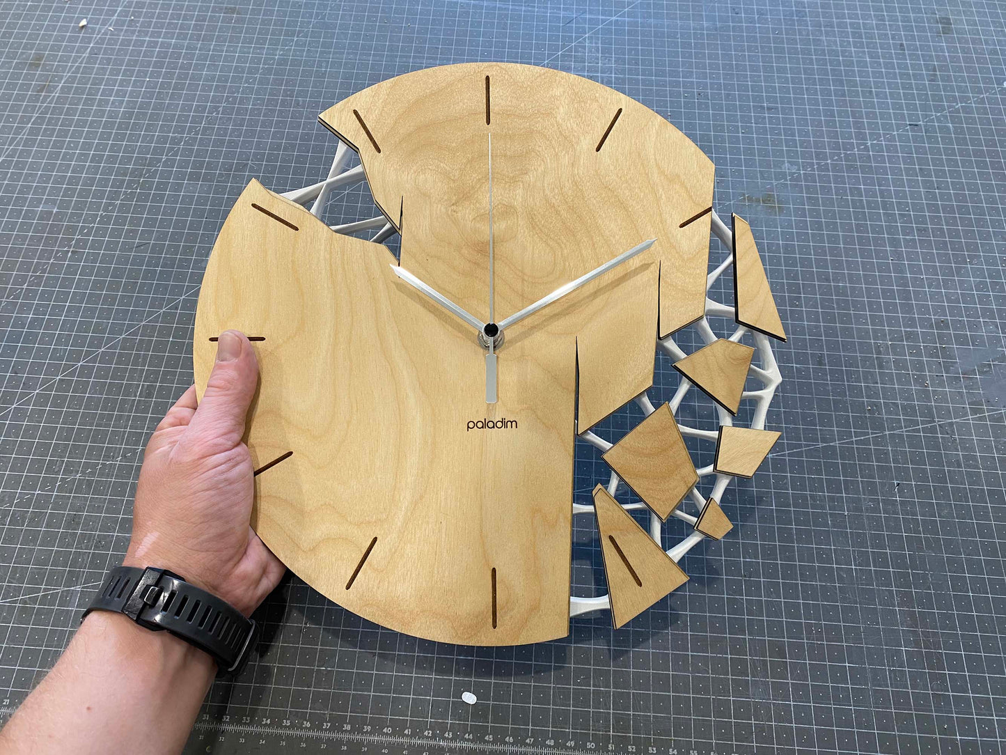 "VREME 6.1" STL Wall Clock HYBRID DIGITAL DESIGN (3D Print + Laser Cut)