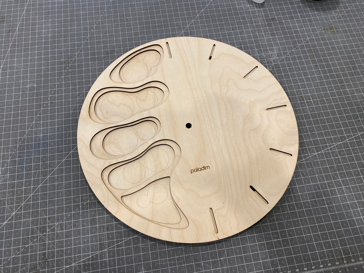 "POGLED" Wall Clock DIGITAL DESIGN for Laser Cutting