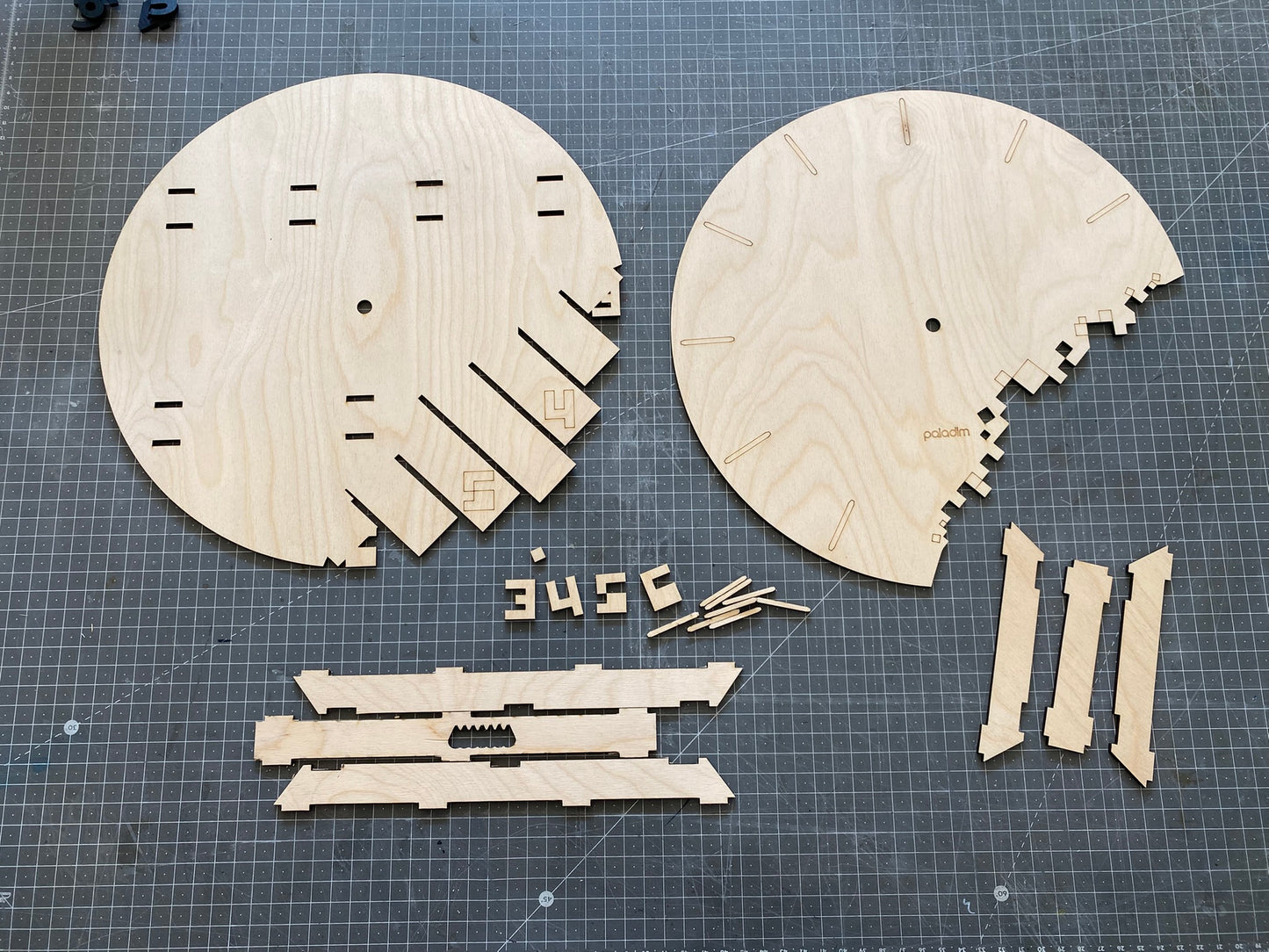"CHAST" Wall Clock DIGITAL DESIGN for Laser Cutting