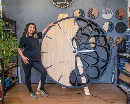 GIGA KLETKA human-sized clock