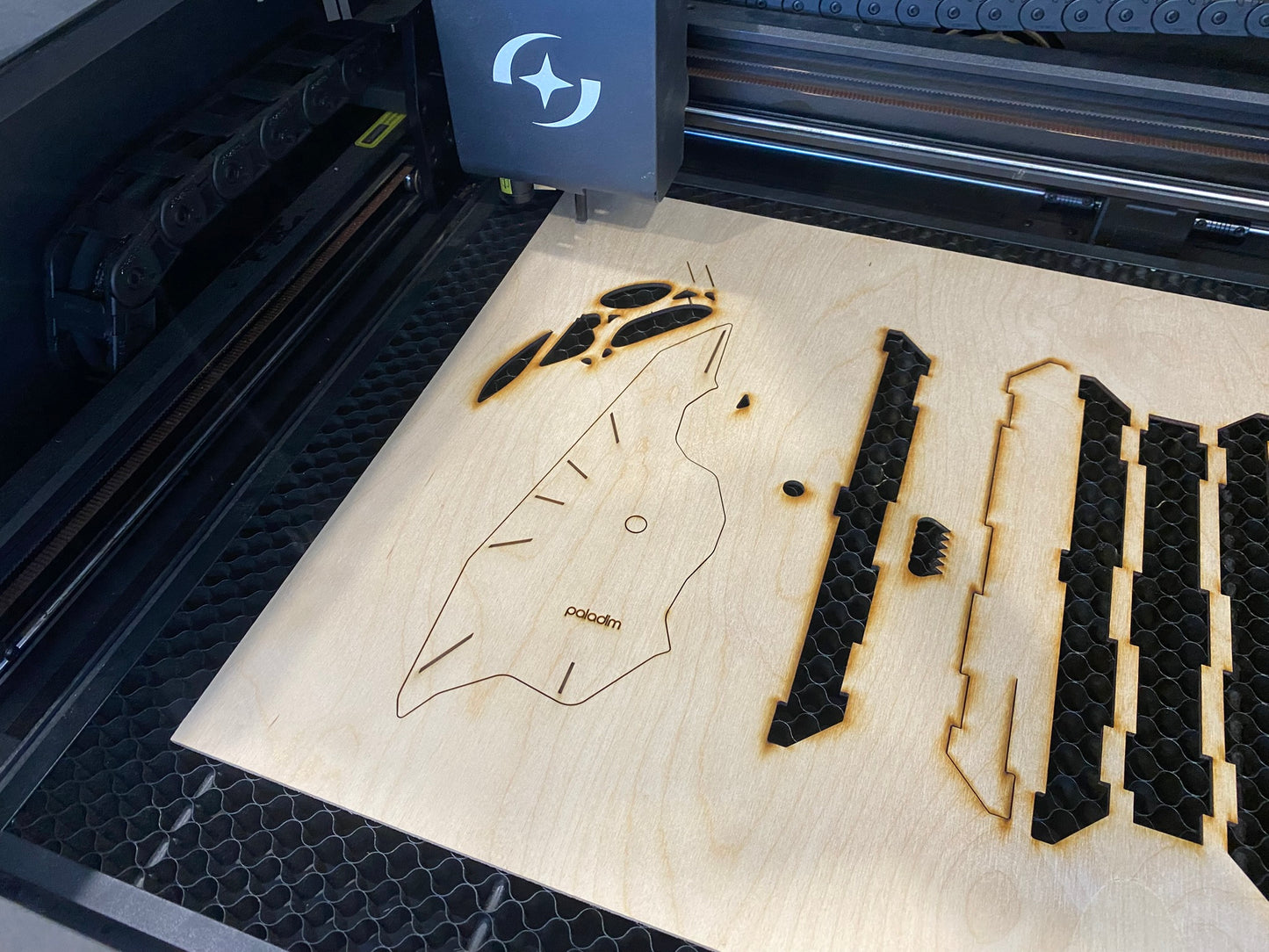 "KLETKA" STL Desk Clock Hybrid DIGITAL DESIGN for 3D Printing and Laser Cutting
