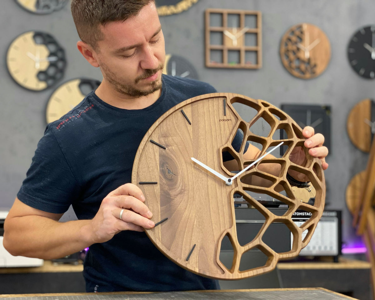 KLETKA 3.0 wall clock, walnut, Ф40cm