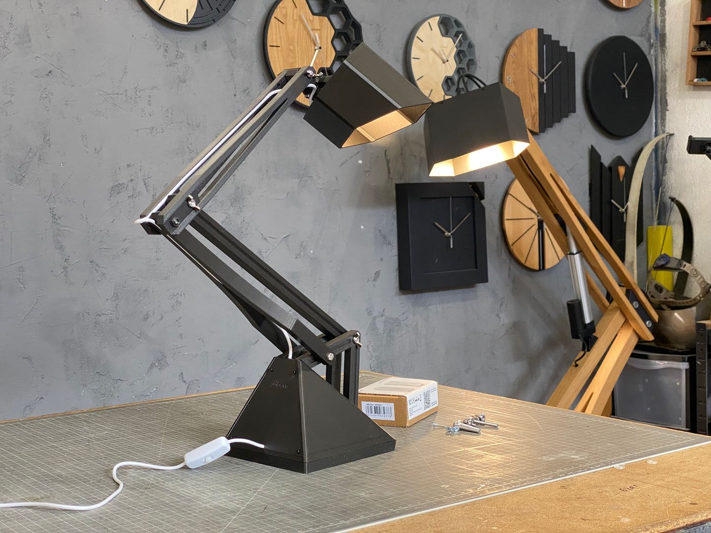 "MASHINA" Articulated Desk Lamp DIGITAL DESIGN for 3D Printing, STL