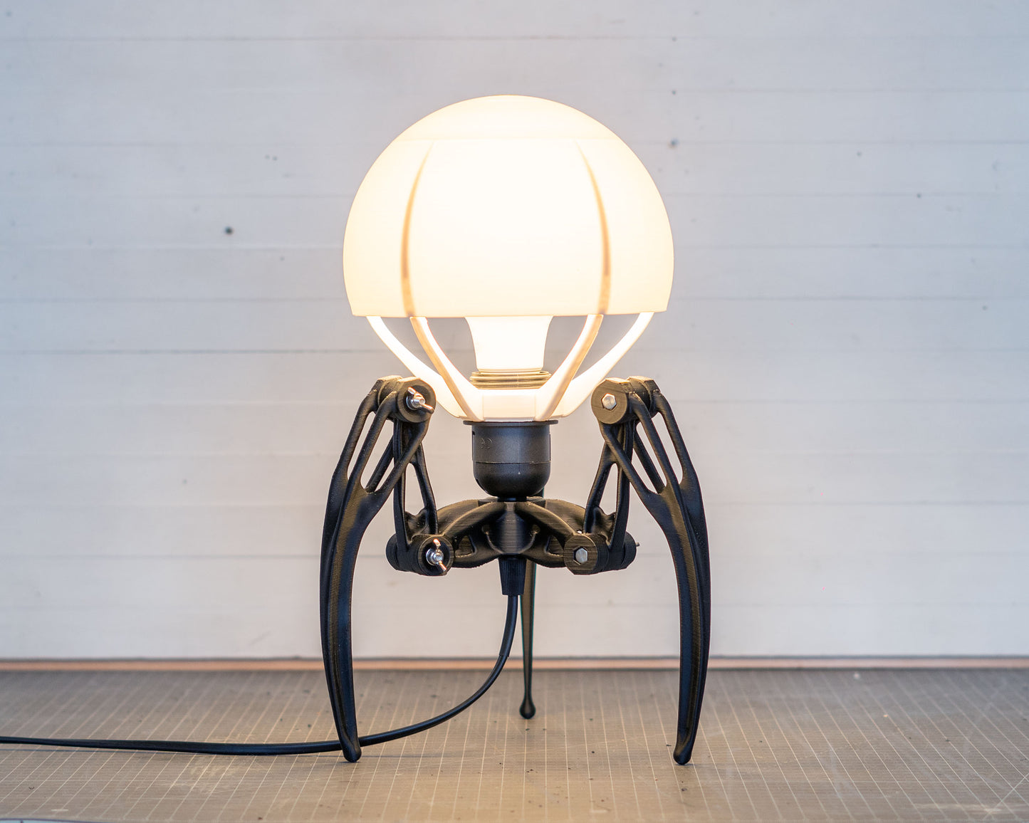 "TRIKRAK" STL Tripod Lamp DIGITAL DESIGN for 3D Printing