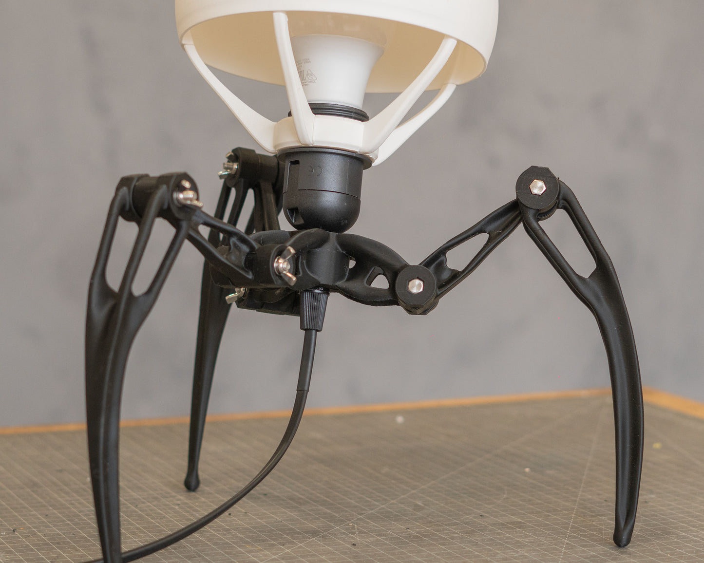 "TRIKRAK" STL Tripod Lamp DIGITAL DESIGN for 3D Printing