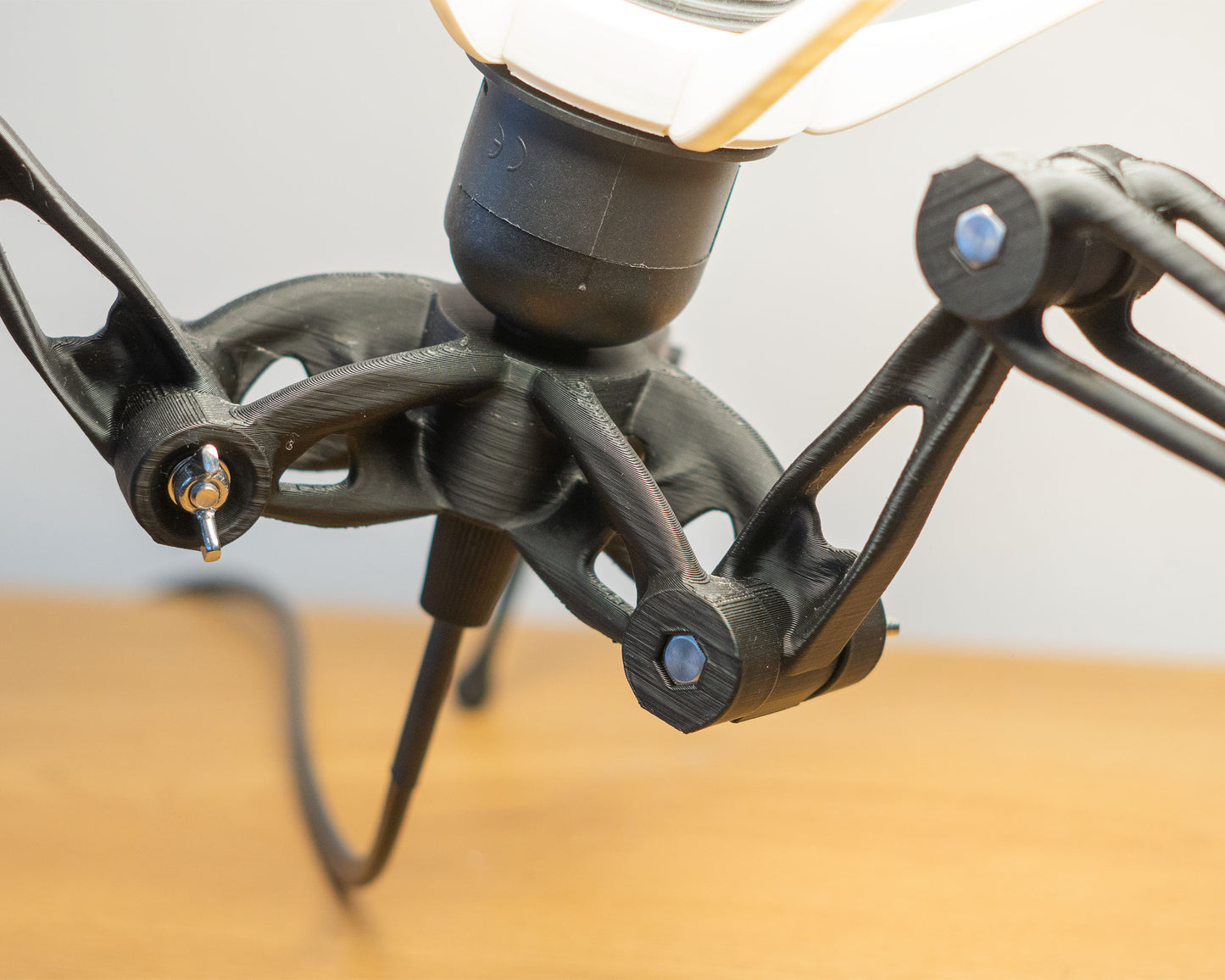 "TRIKRAK" STL Tripod Lamp DIGITAL DESIGN for 3D Printing