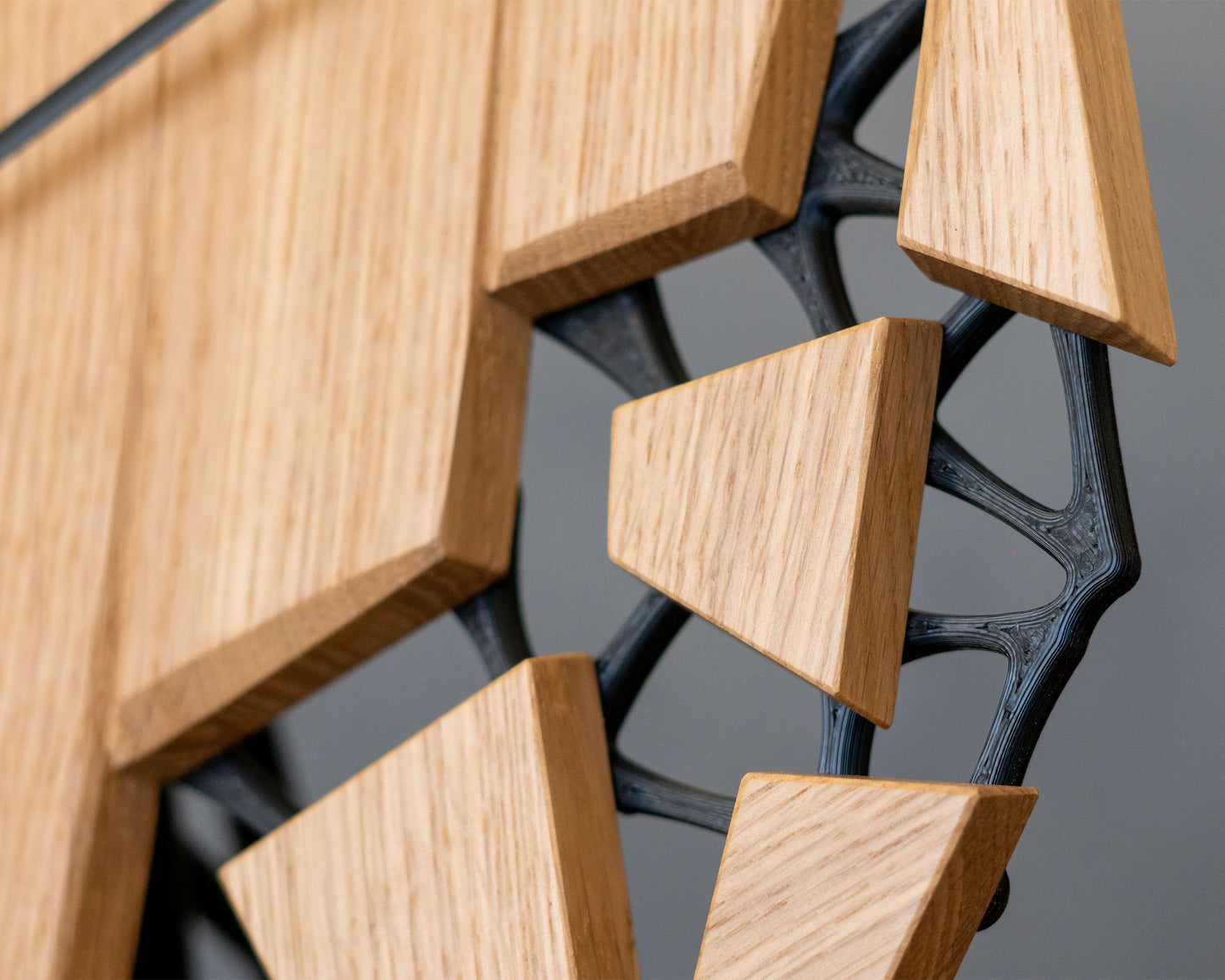 Счупен стенен часовник ВРЕМЕ, дъб