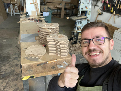 Счупен стенен часовник ВРЕМЕ, дъб