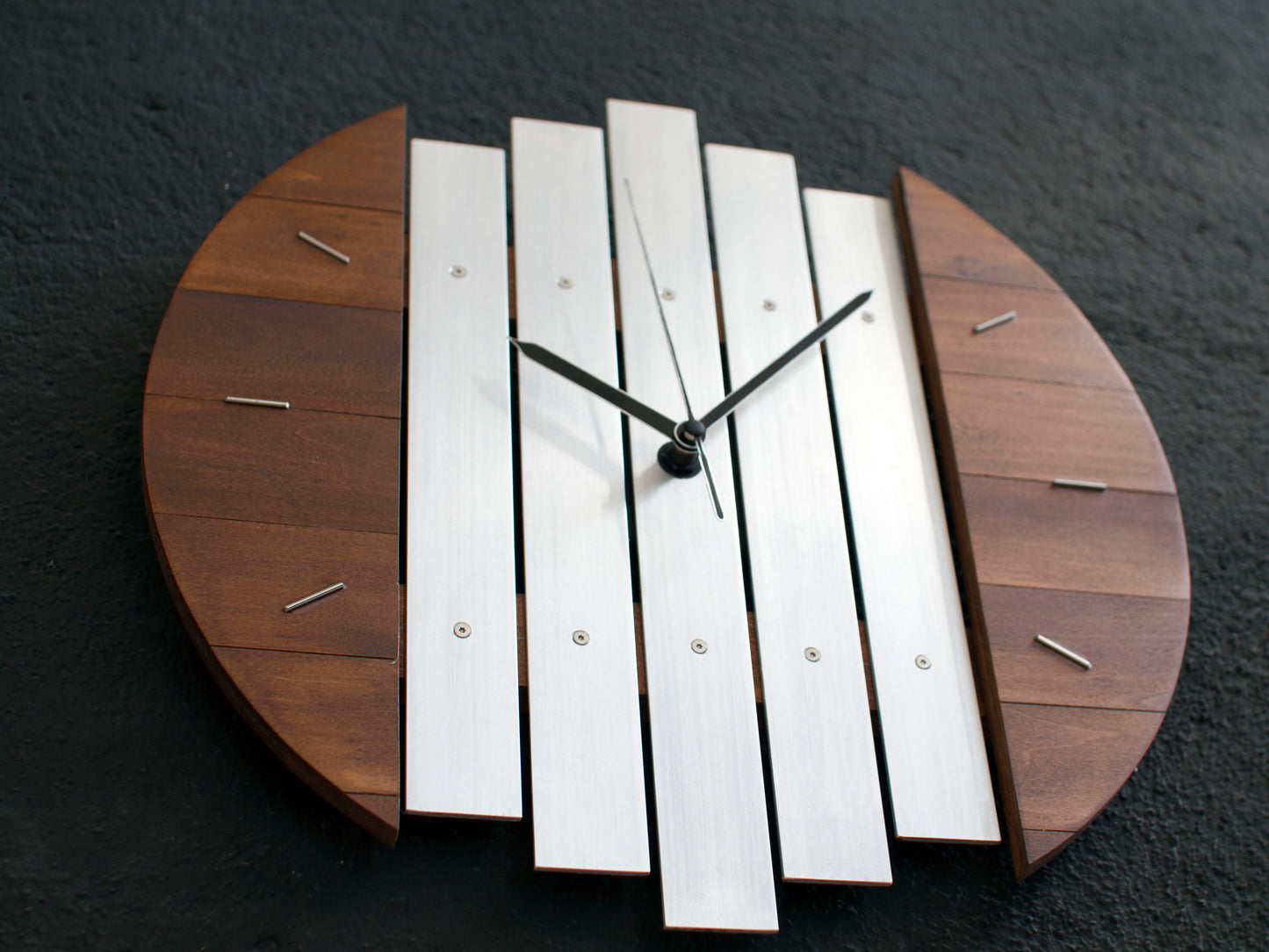 "Apollo" component wall clock 2014