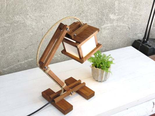 "Kran Paus" desk lamp - Paladim Handmade