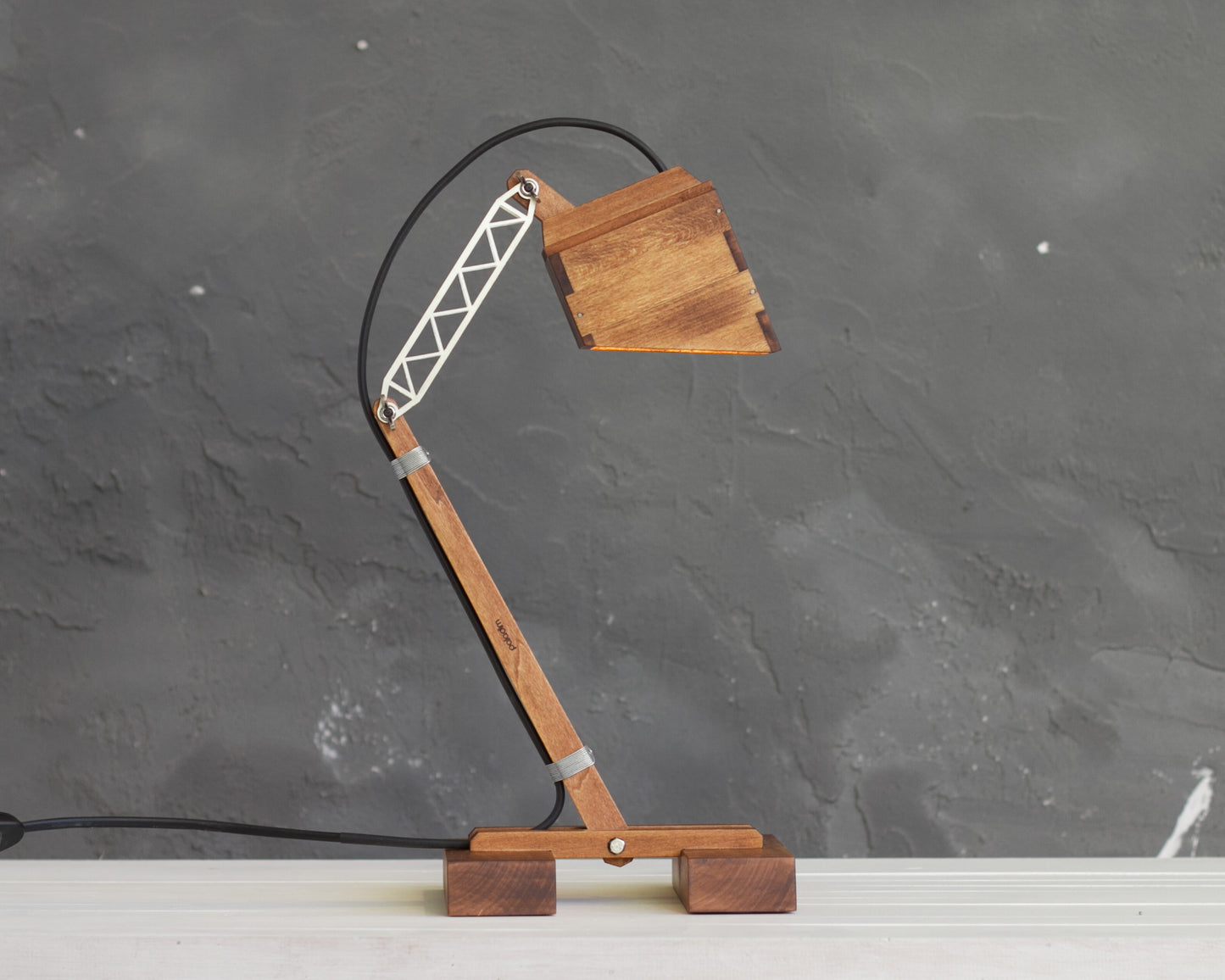 KRAN articulated desk lamp