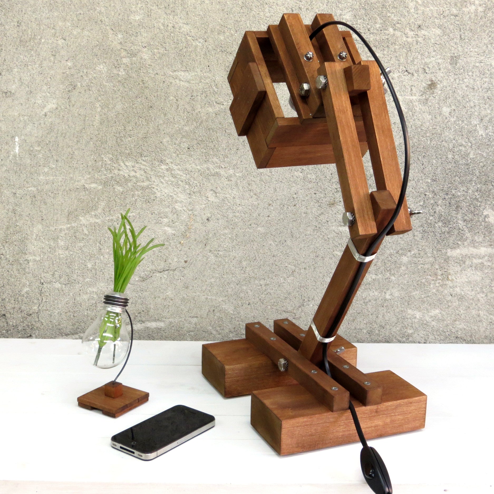 "Big Kran" desk lamp 2015 – Paladim Studio