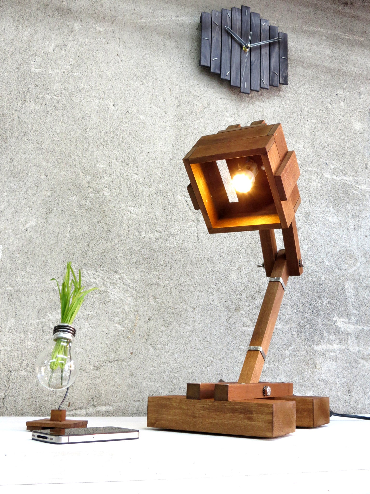 "Big Kran" desk lamp 2015 – Paladim Studio