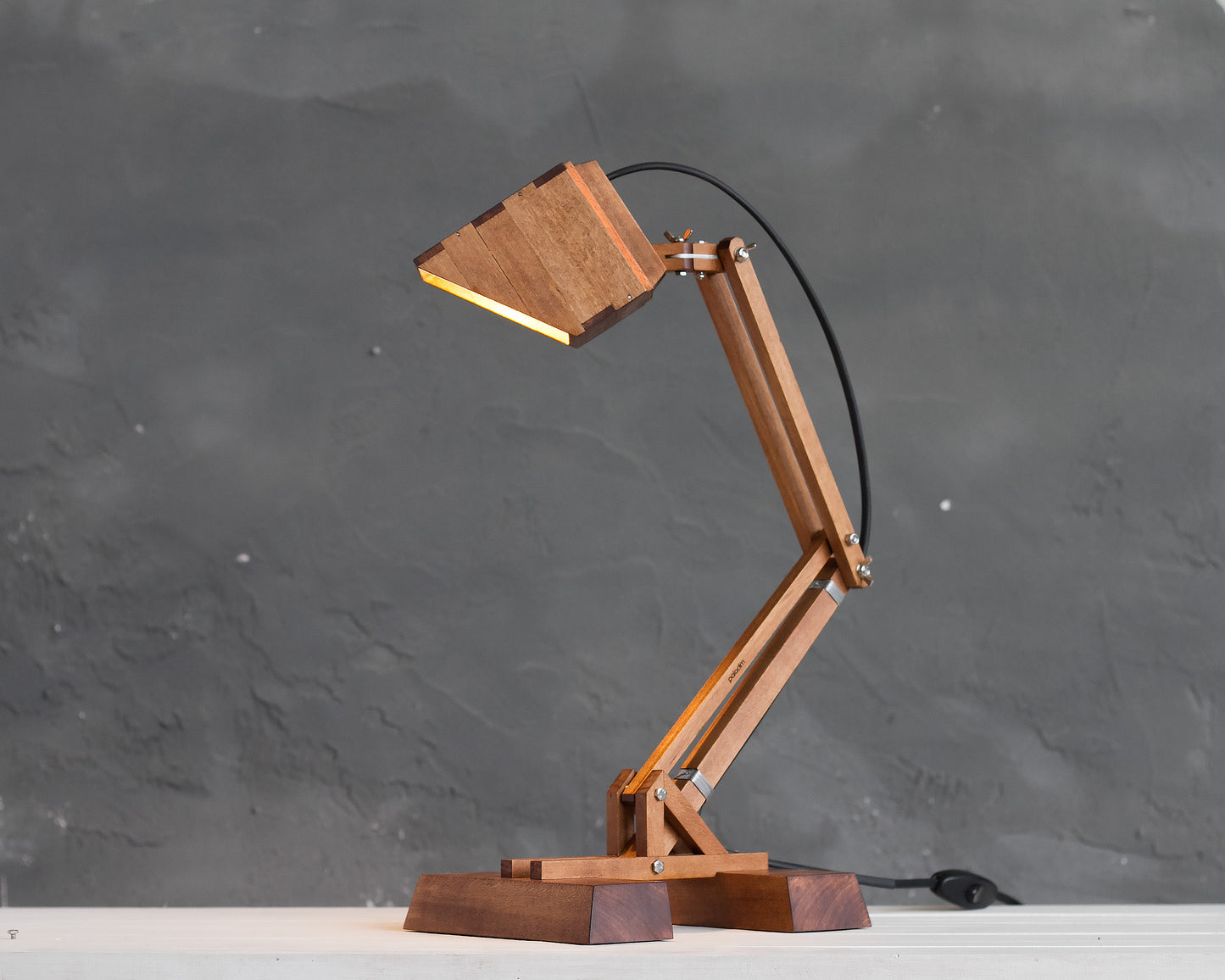 KRAN 3.0 adjustable desk lamp