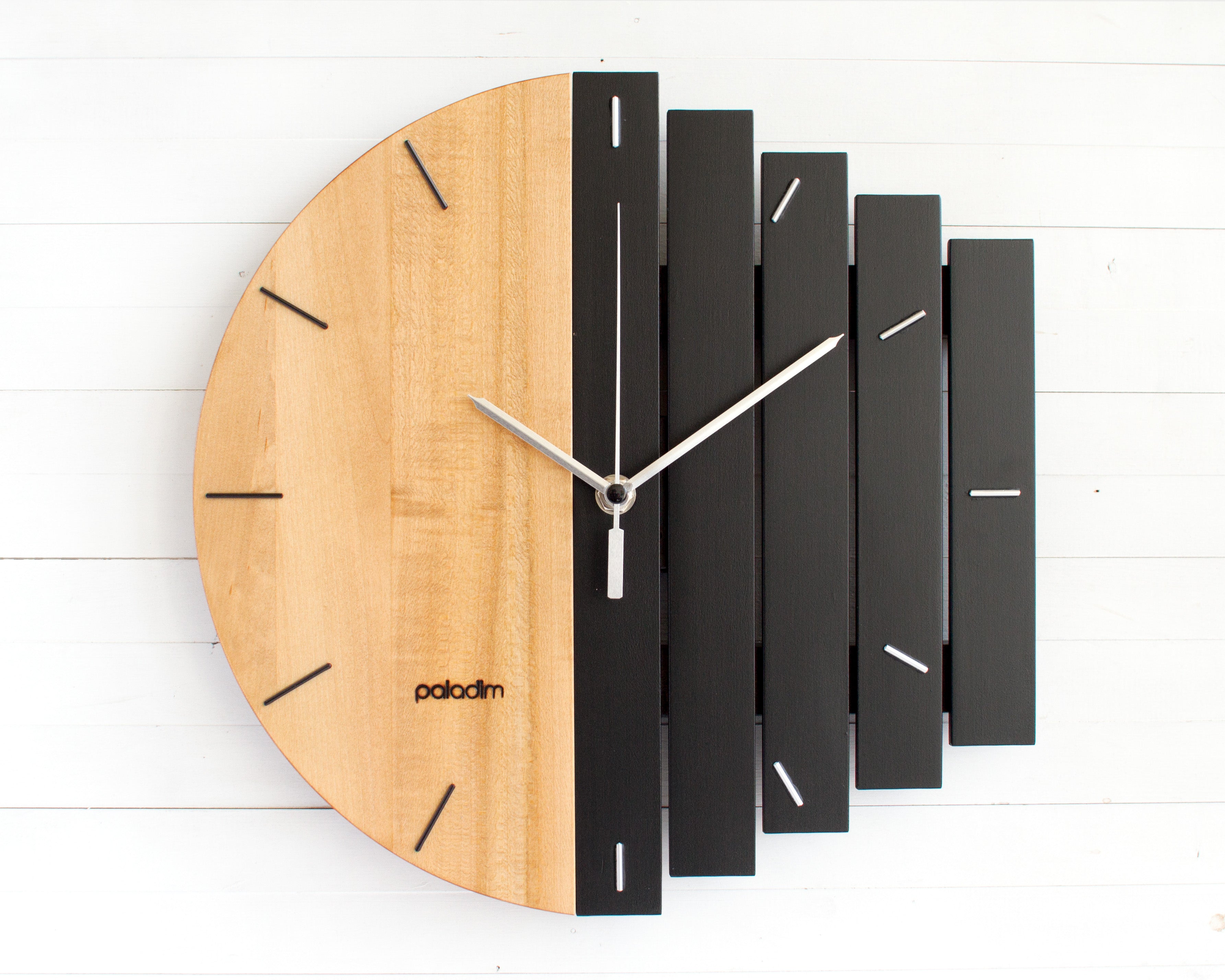 Disbalanced MIXOR disbalanced wall clock - Gift Finder