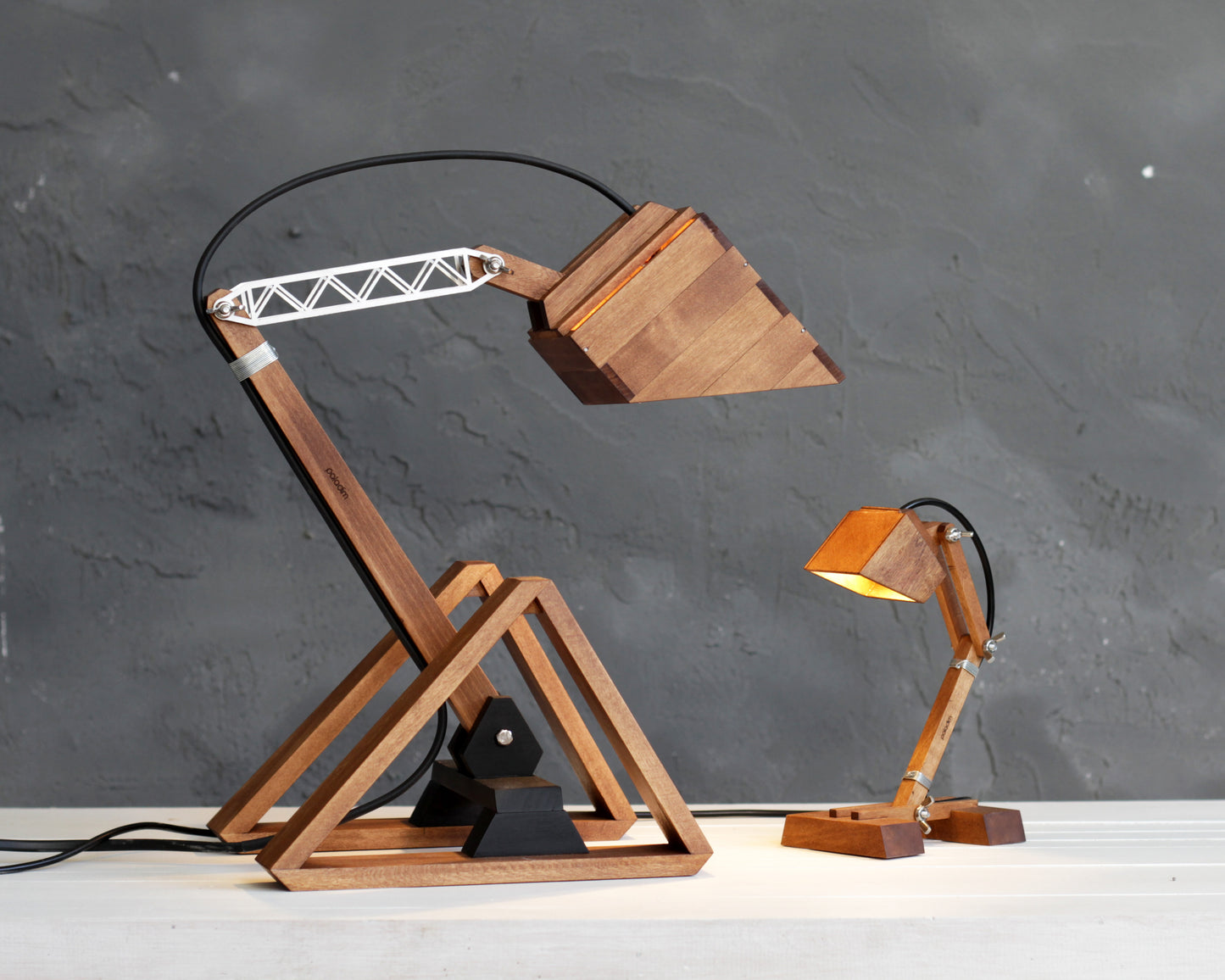 TANK adjustable desk lamp