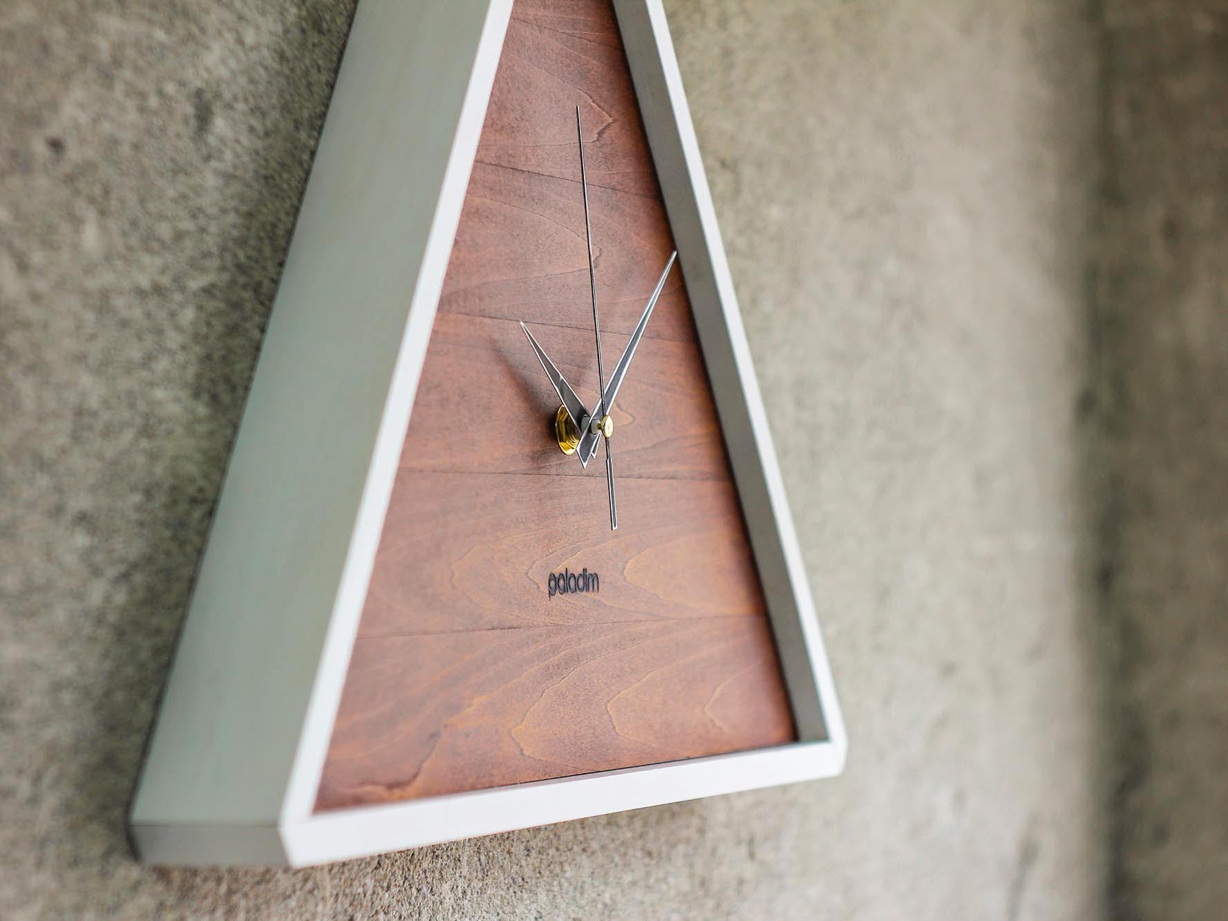 "Trik" triangle wall clock - Paladim Handmade